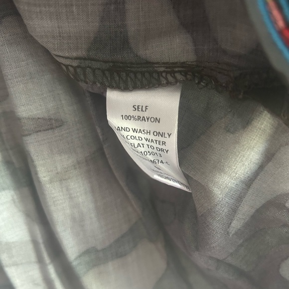 Gorgeous Camo Embroidered Top - Picture 4 of 4